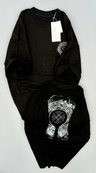 T-shirt noir graphique