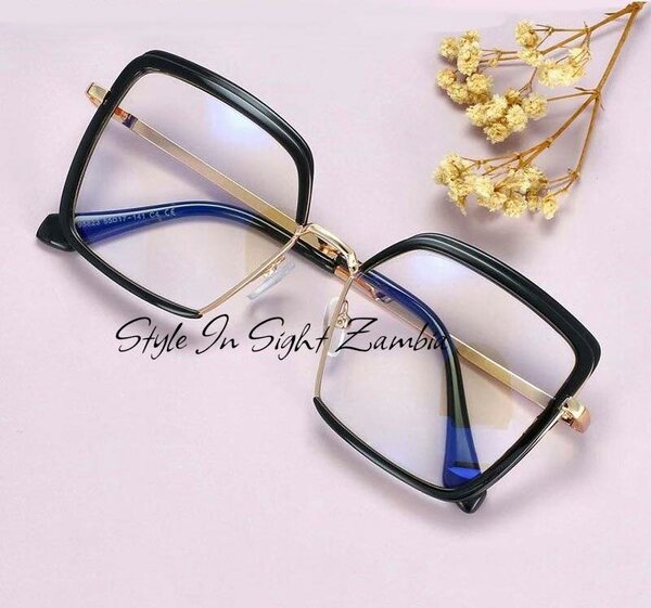 Image glasses, in glossy frame, for work at the computer and telephone with protection against screen radiation