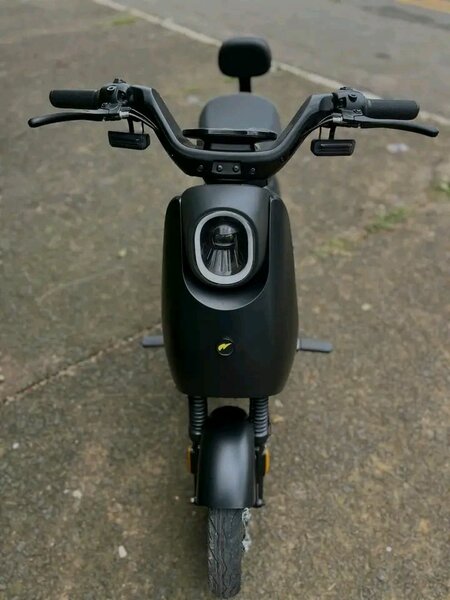 Scooter électrique moderne