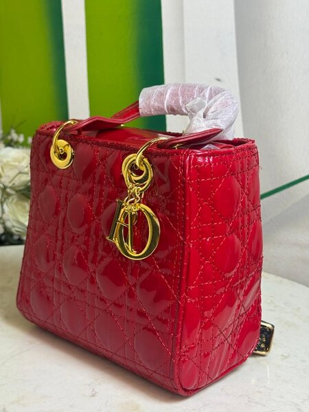 Sac à main rouge élégant