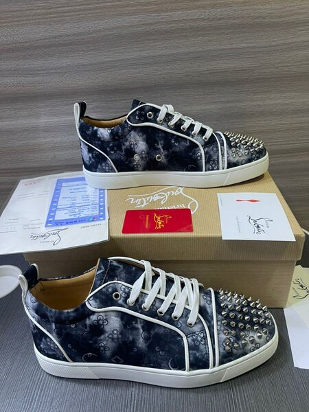 Louboutin prix promo