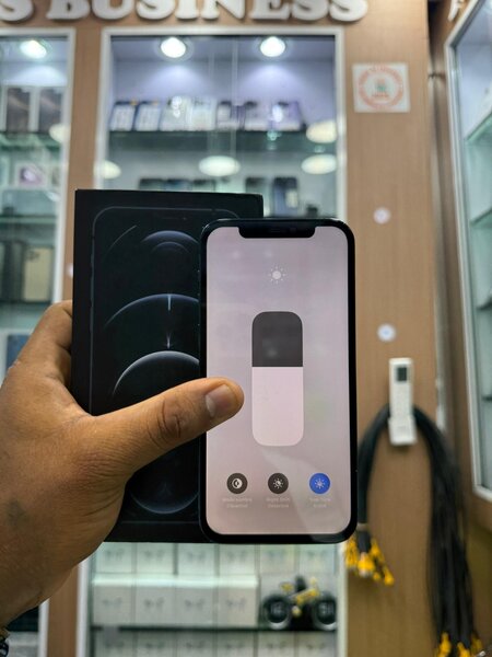 iPhone 12 Pro 128giga casineuf avec Face ID