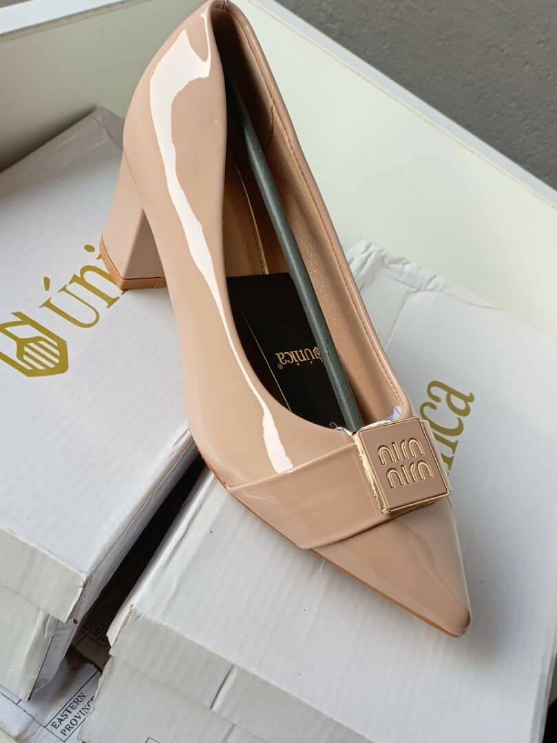 Closed blocked heels