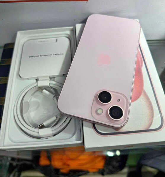 iPhone 15 simple rose