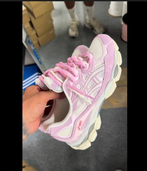 Asics rose