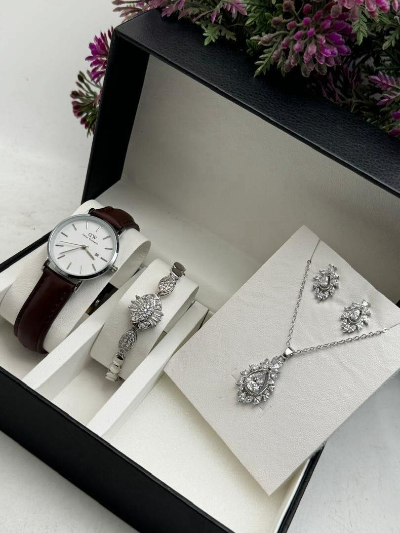 LADIES SET DW, HERMES WATCH WITH BRACELET AND EARRINGS