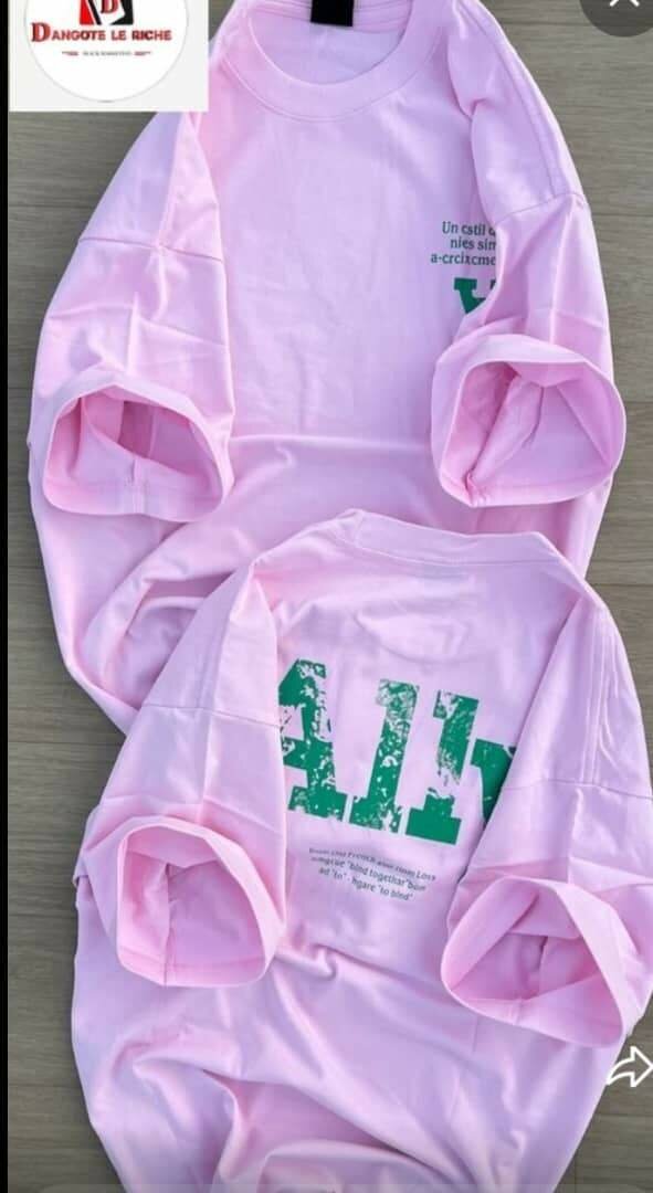 Affiche artistique enfant souriant