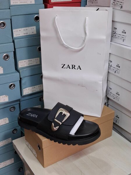 Sandales Zara à boucle élégante