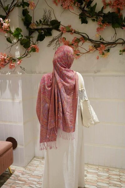 Écharpe à motifs élégante