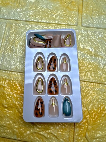 Faux Ongles / Press On Nails