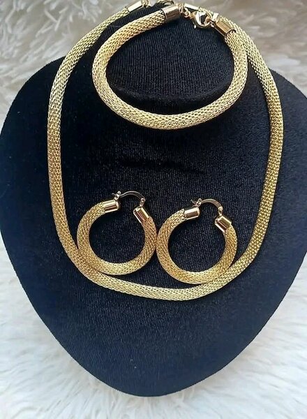 Set bijoux doré élégant
