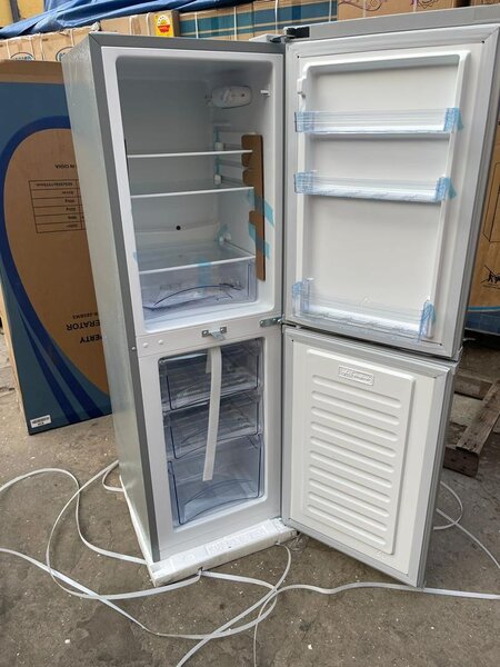 Property  Refrigerator/Freezer Type: Fridge-