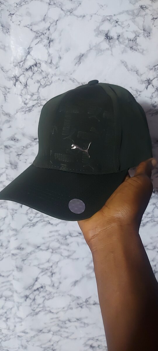 Casquette noire élégante