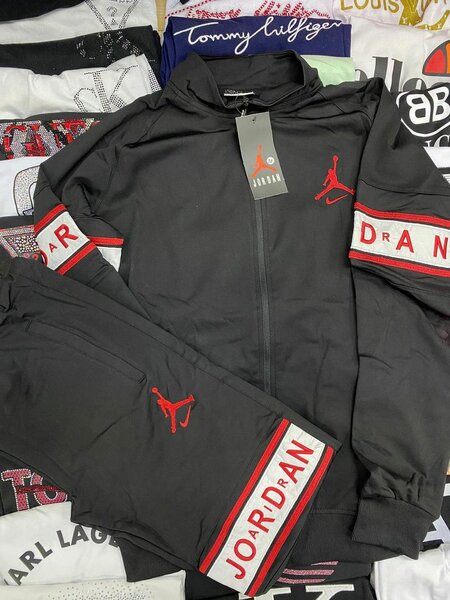 Survêtement noir sportif tendance