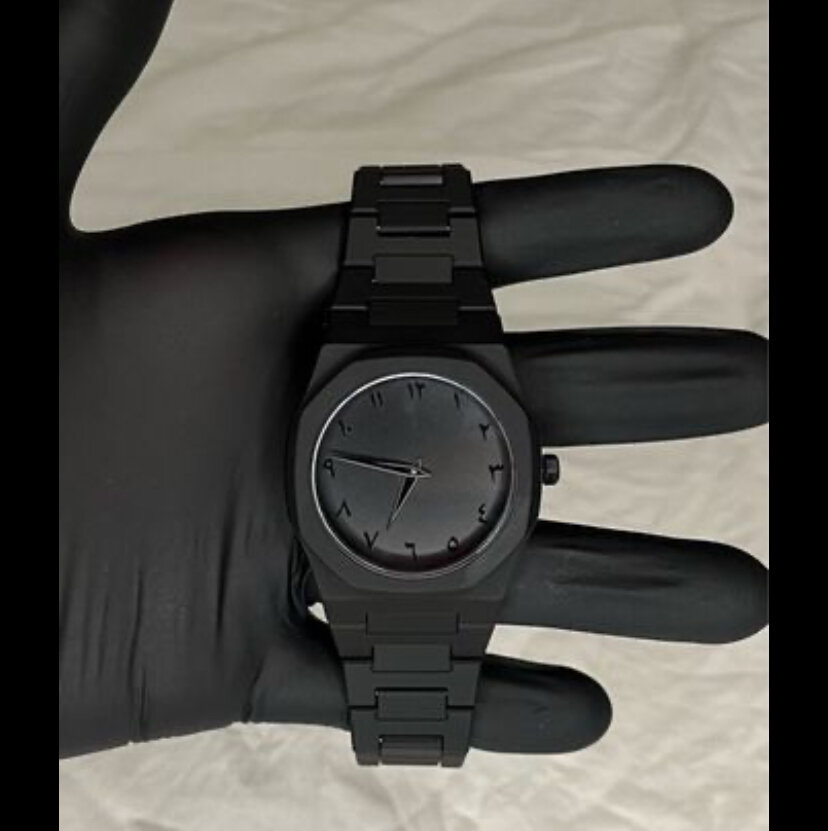 Montre Noire Minimaliste
