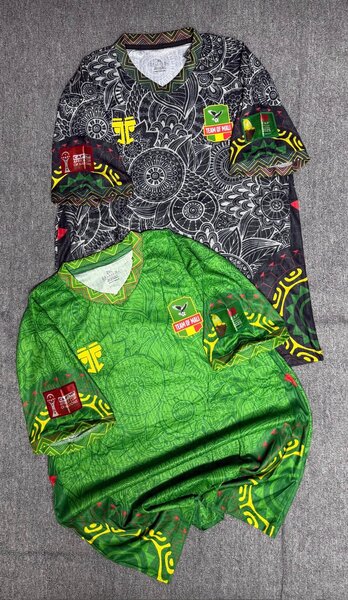 Maillots de football colorés