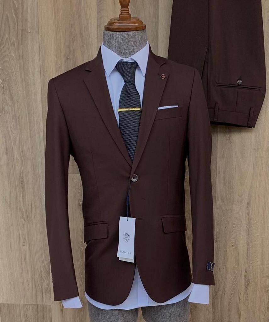 Costume élégant pour hommes