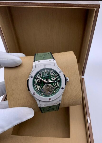 Montre de luxe Hublot verte