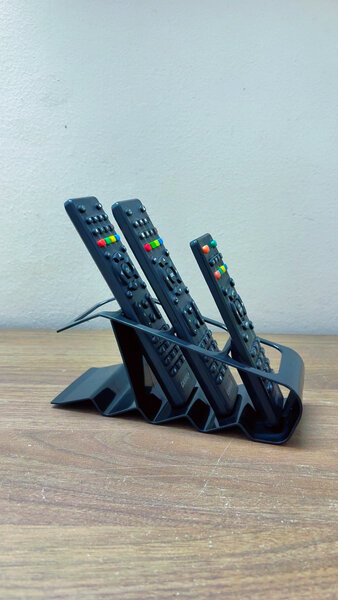 Support télécommandes élégant