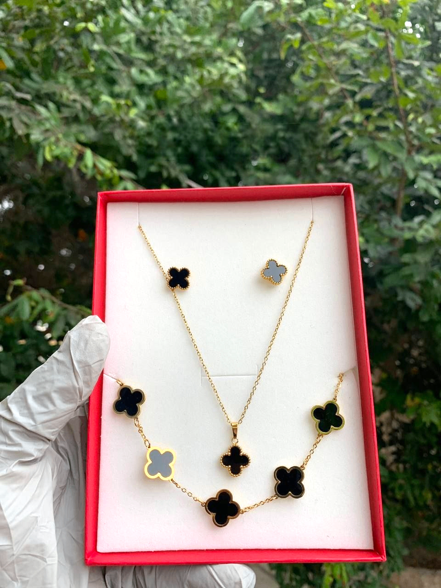 Black Clover Necklace set