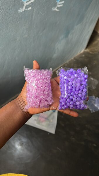 Perles Colorées en Plastique