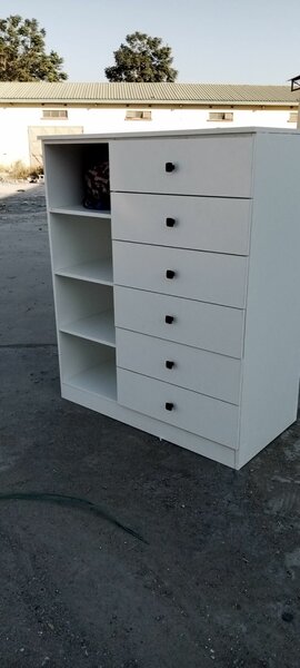 Side tables, chest of drawers