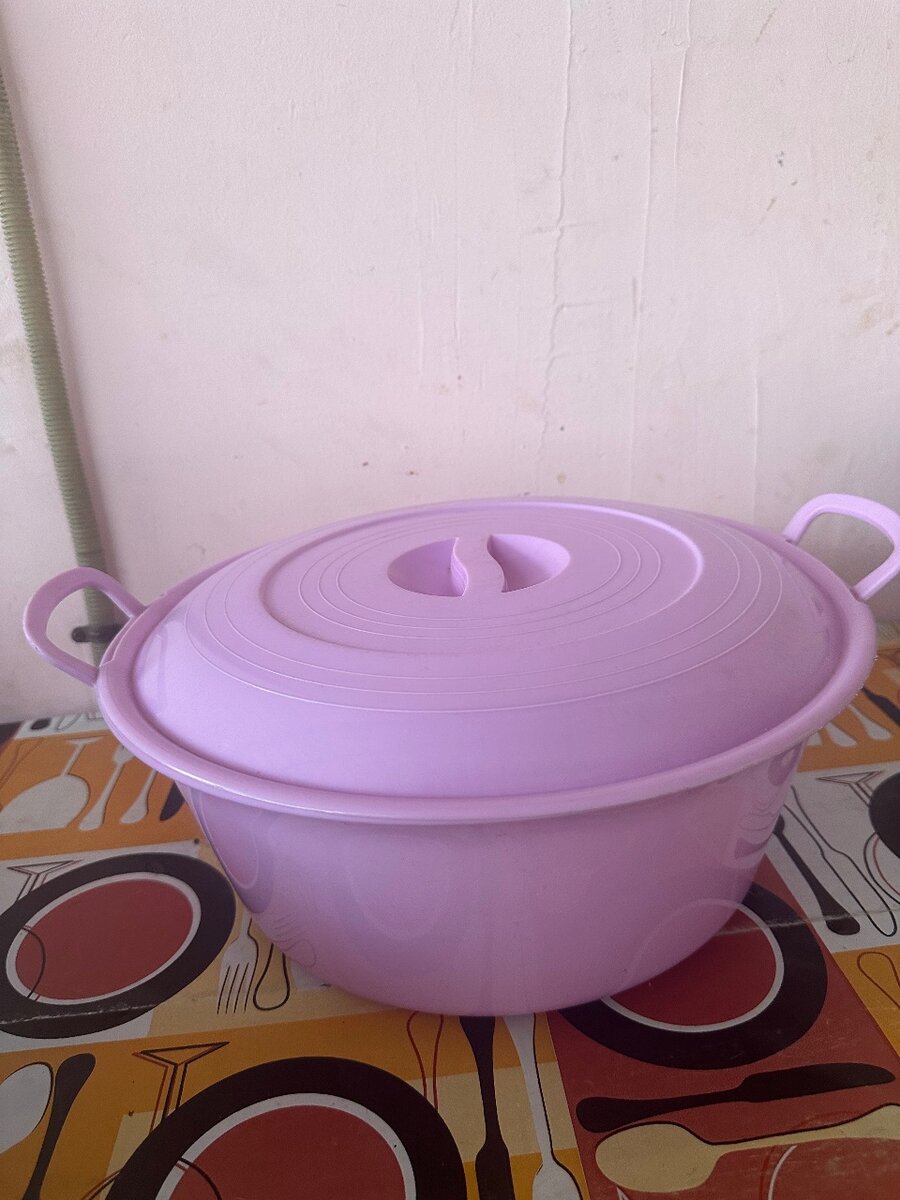 Ensemble avec couvercle