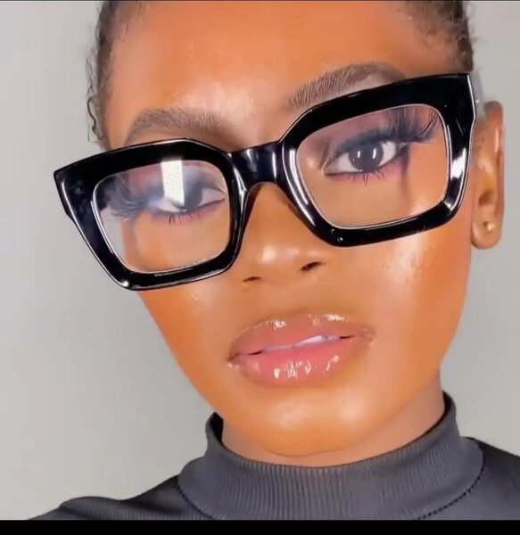 Lunettes carrées élégantes