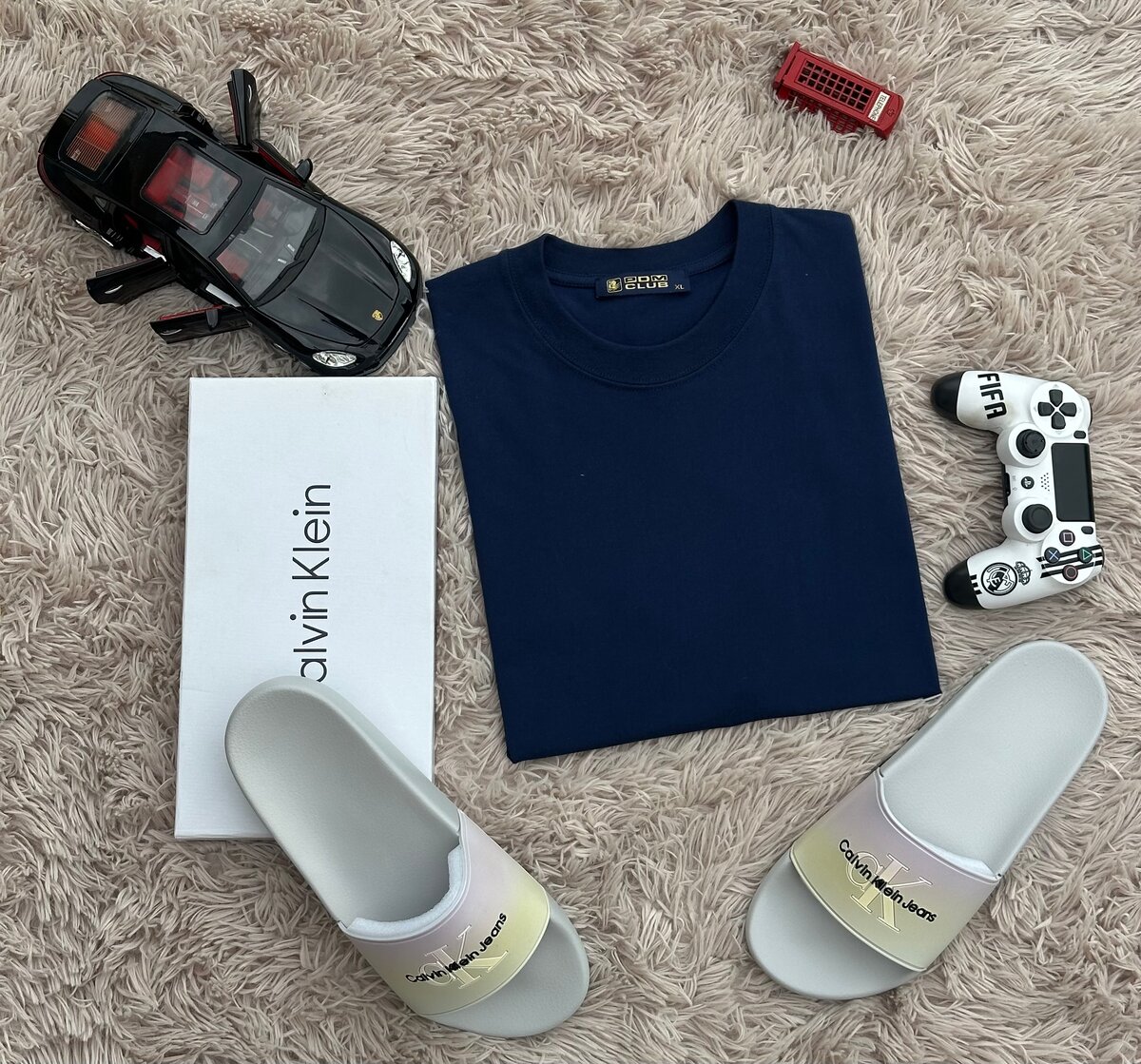 T-shirt et Claquettes Homme