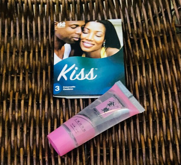 3 préservatifs + 1 lubrifiant