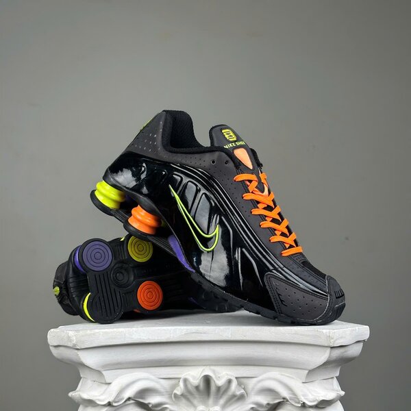 NIKE SHOX R4 BLACK MULTI VOLT