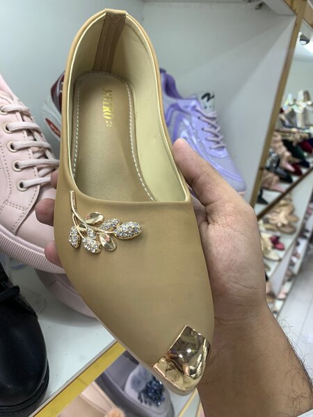 Ladies Pump Cream Color