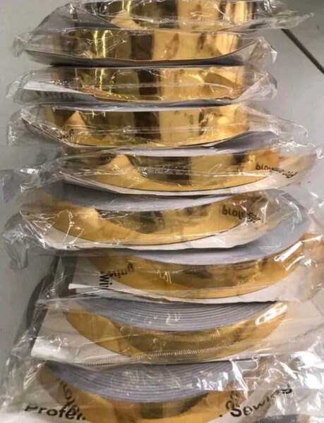 Bande décorative murale dorée