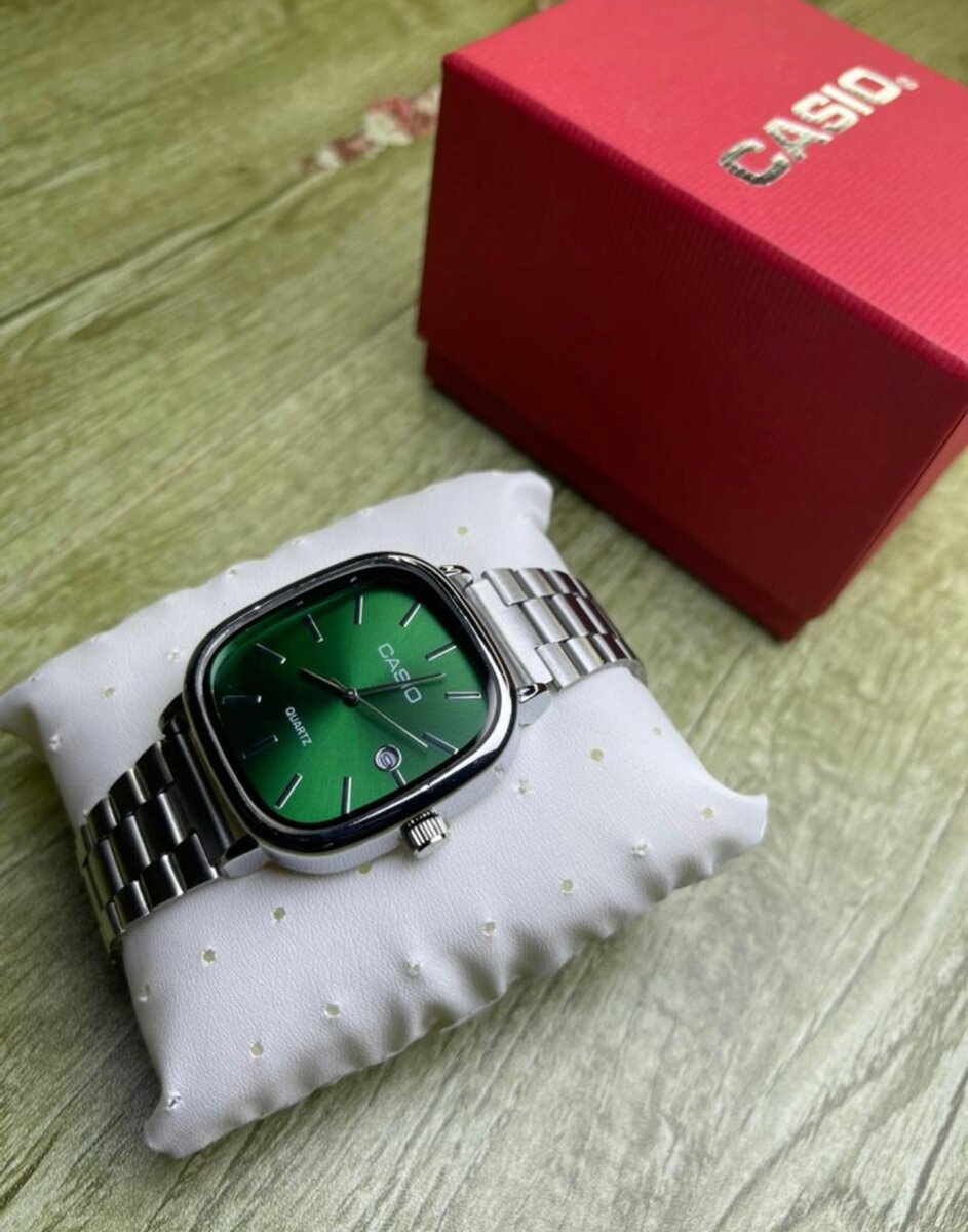 Montre Casio Classique en Acier