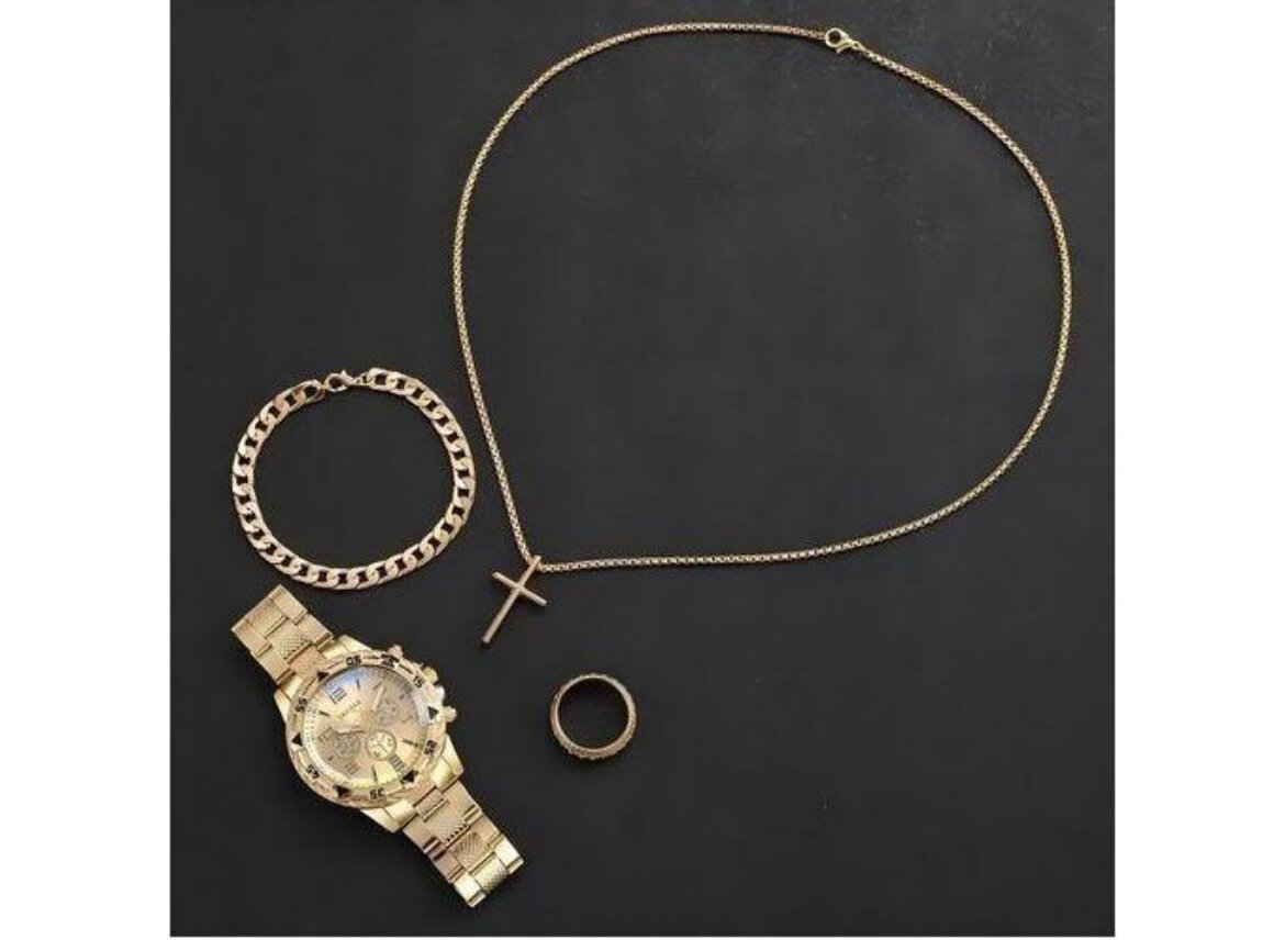 Ensemble de bijoux dorés