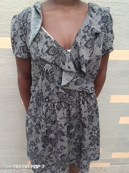 Robe en dentelle fleurie élégante