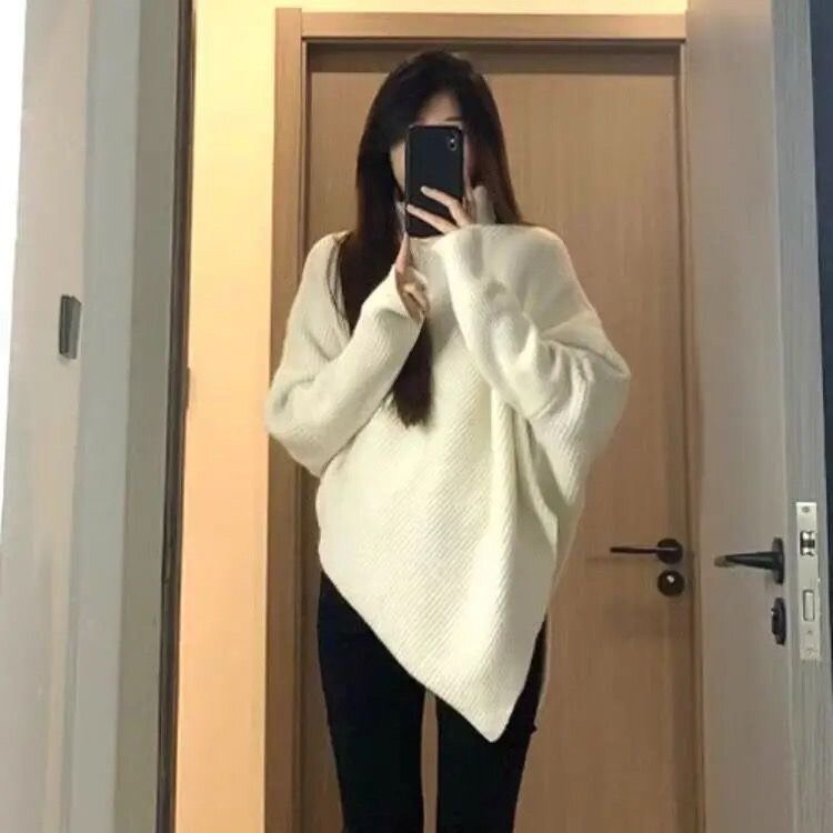 Трендовый свитер в наличии