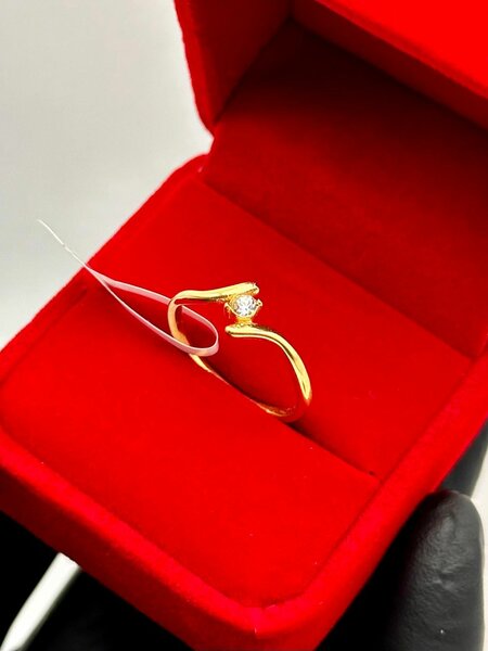 Bague en or avec diamant