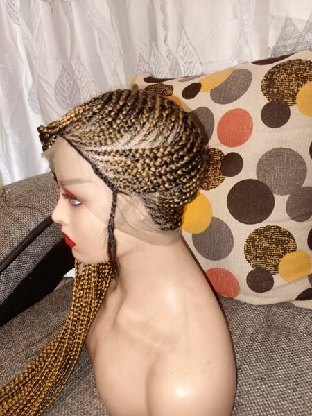 Perruque sur le côté