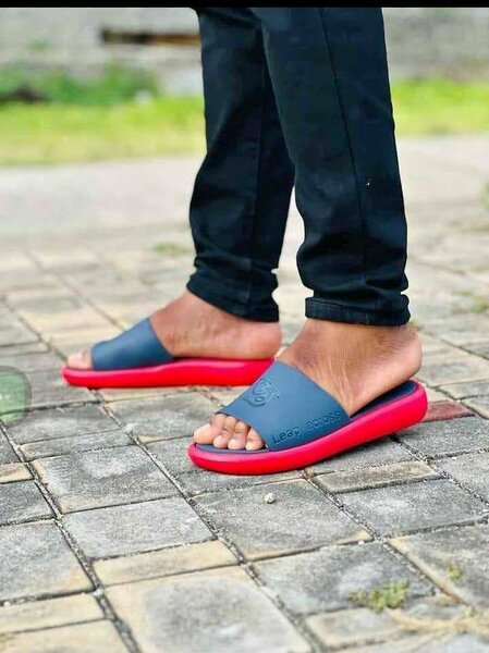 Claquettes confortables homme