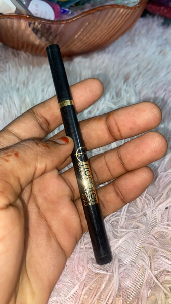 Eyeliner resistant 2à 500f