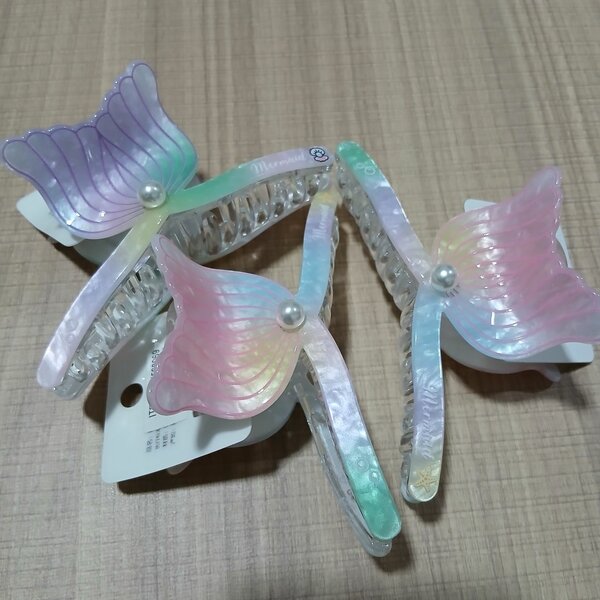 Pince à cheveux sirène nacrée