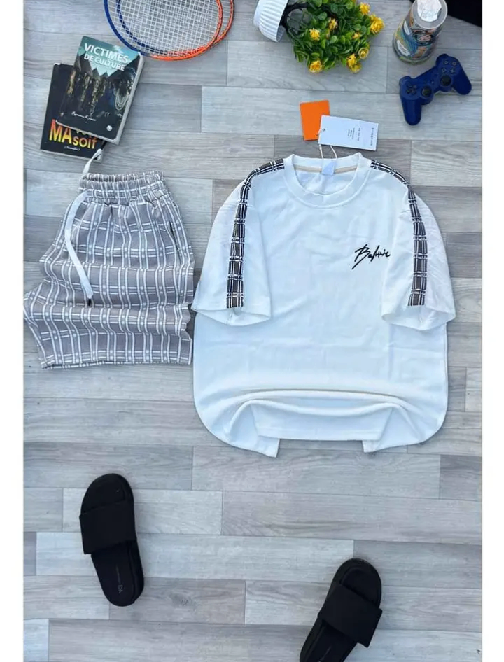 Ensemble sportif homme moderne