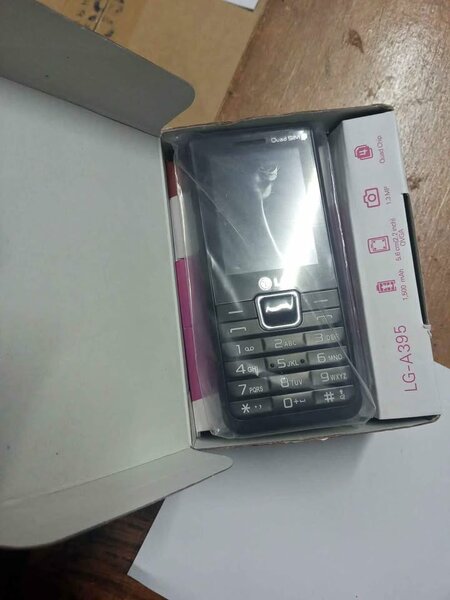 Téléphone LG A395 4 puces