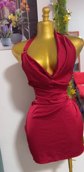 Robe cocktail satin rouge