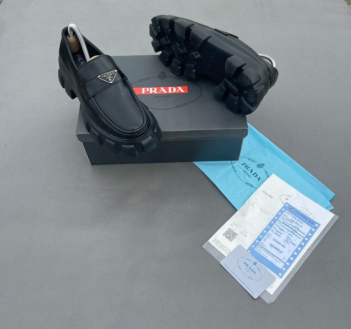 Prada Mocassins en Cuir Noir