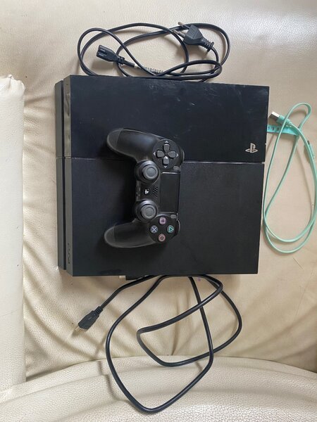 Play Station 4