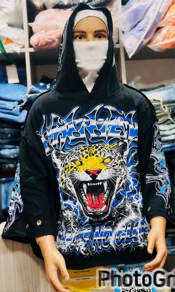 Sweat à Capuche Graphique