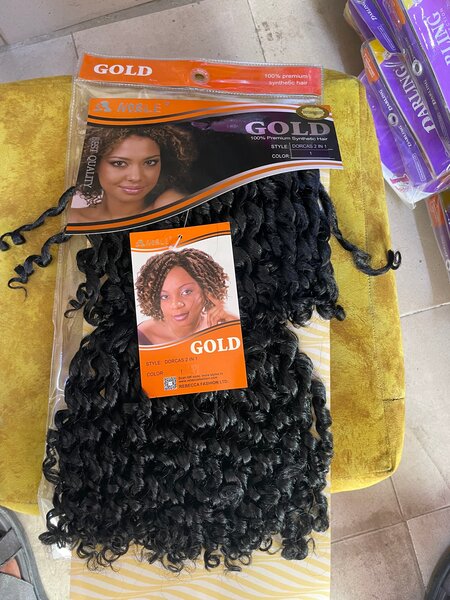 Cheveux Synthétiques Bouclés