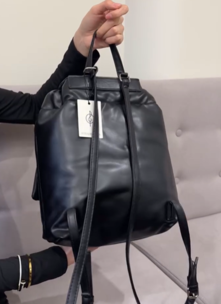 Стильный рюкзак от Бренда STRADIVARIUS черный